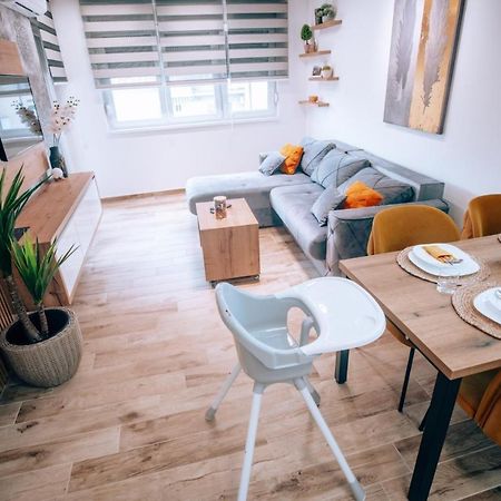 Apartman Lux-Besplatno Koriscenje Zasebne Garaze Sremska Mitrovica Exterior photo