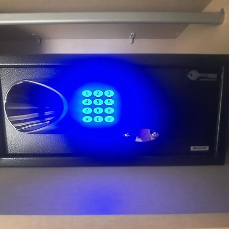 Apartman Lux-Besplatno Koriscenje Zasebne Garaze Sremska Mitrovica Exterior photo