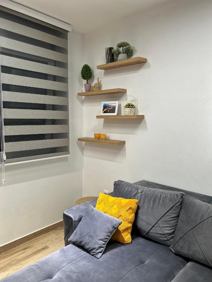 Apartman Lux-Besplatno Koriscenje Zasebne Garaze Sremska Mitrovica Exterior photo