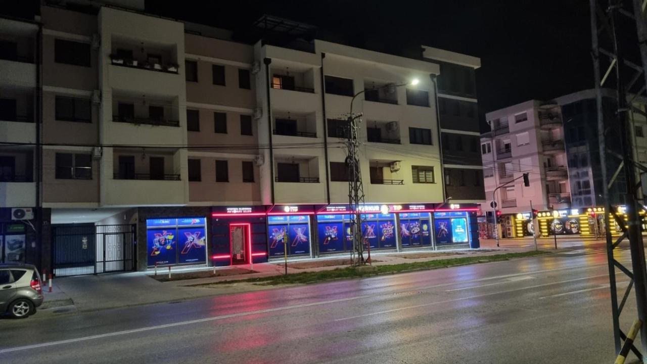 Apartman Lux-Besplatno Koriscenje Zasebne Garaze Sremska Mitrovica Exterior photo